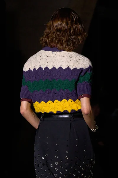 Look 32